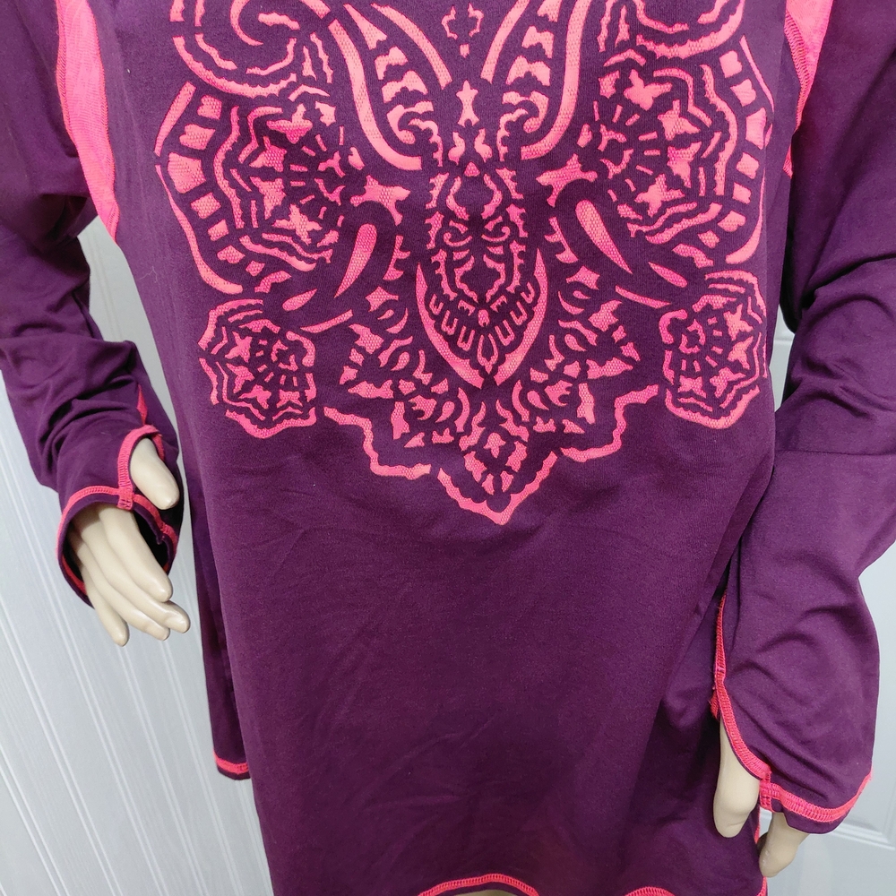 Previously Loved Athleta Tenacity Sized 2X Top Purple & Pink Thumbholes - Picture 4 of 5